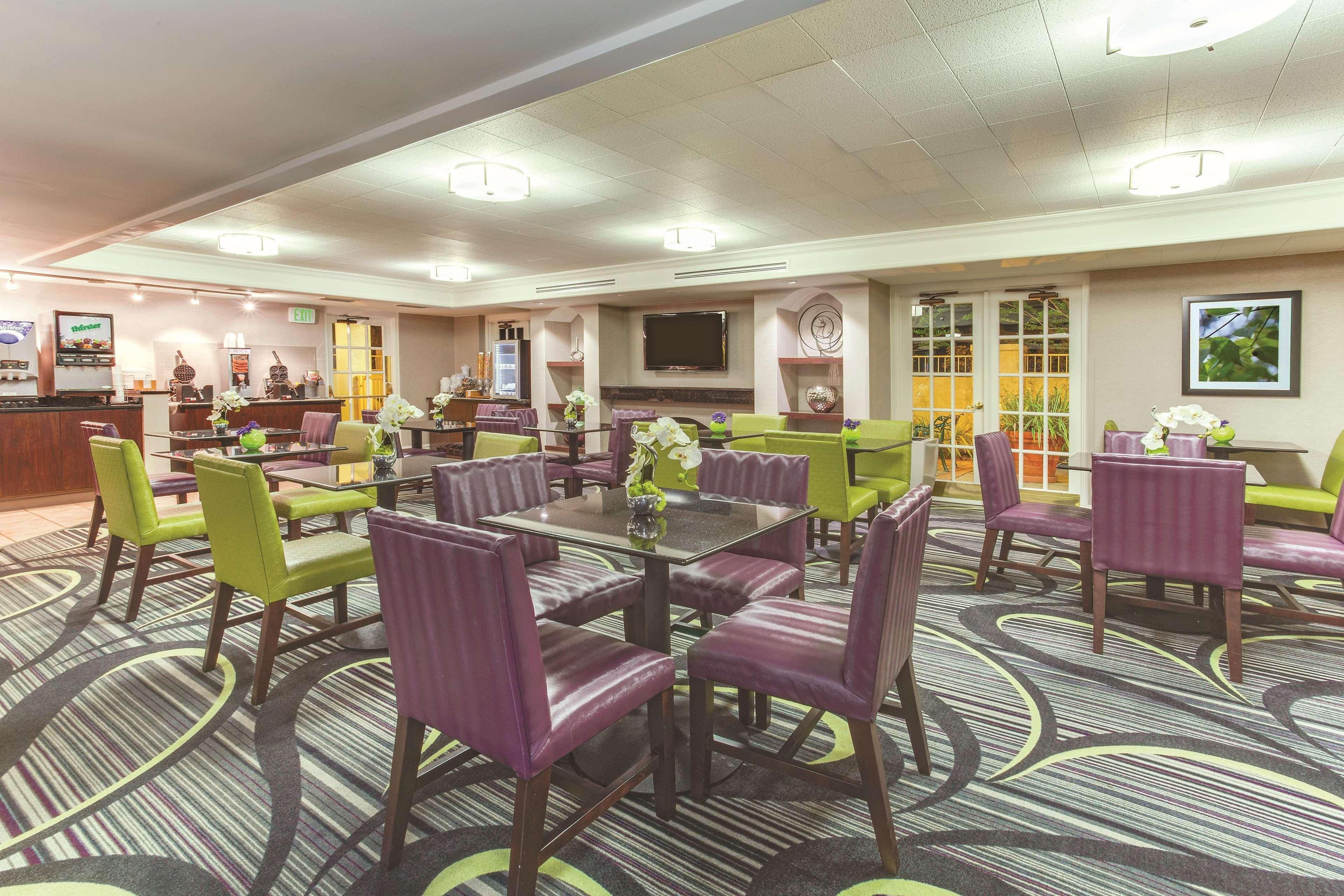 Days Inn By Wyndham Gainesville Florida Exterior foto